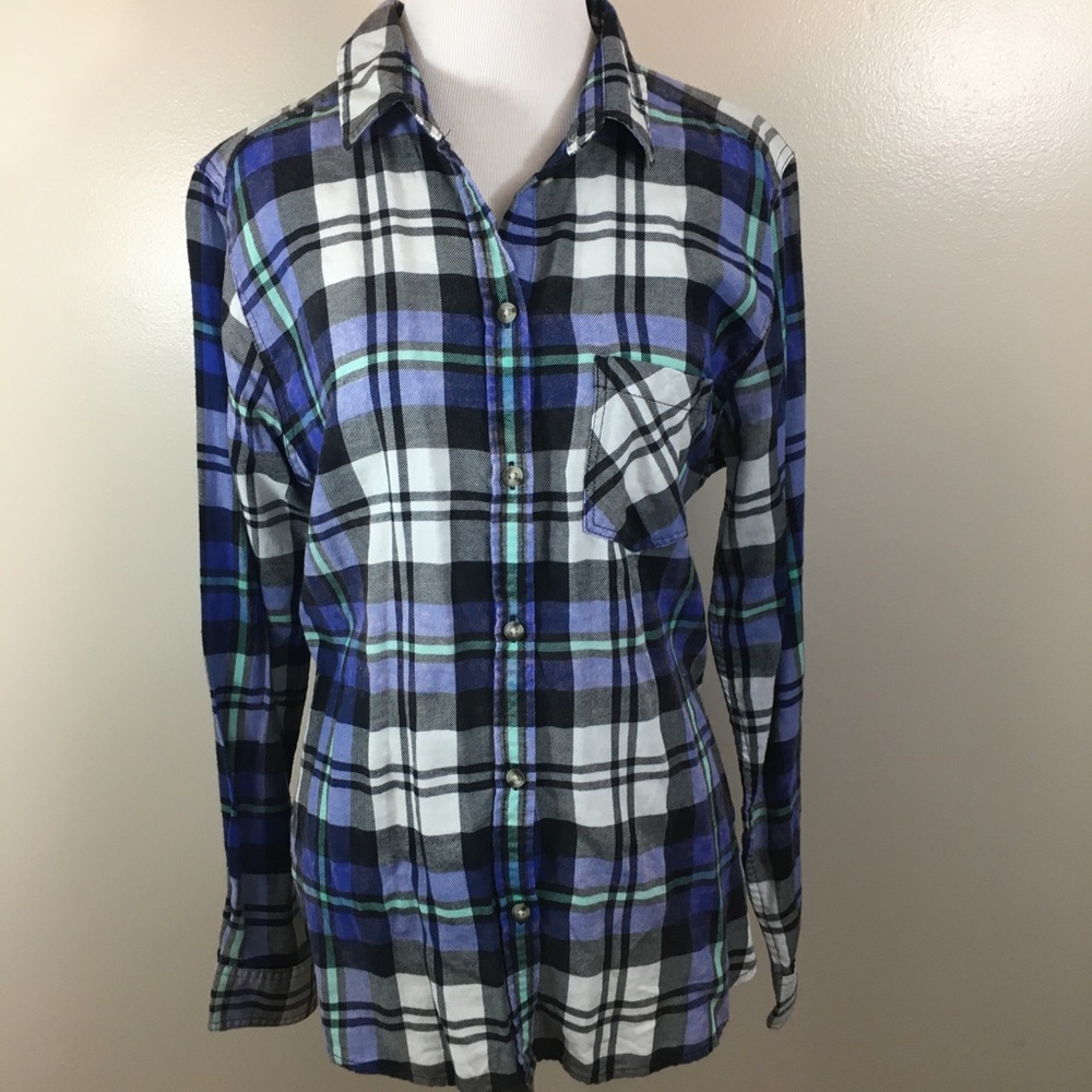 American Eagle Boyfriend Button Up. Medium NWT